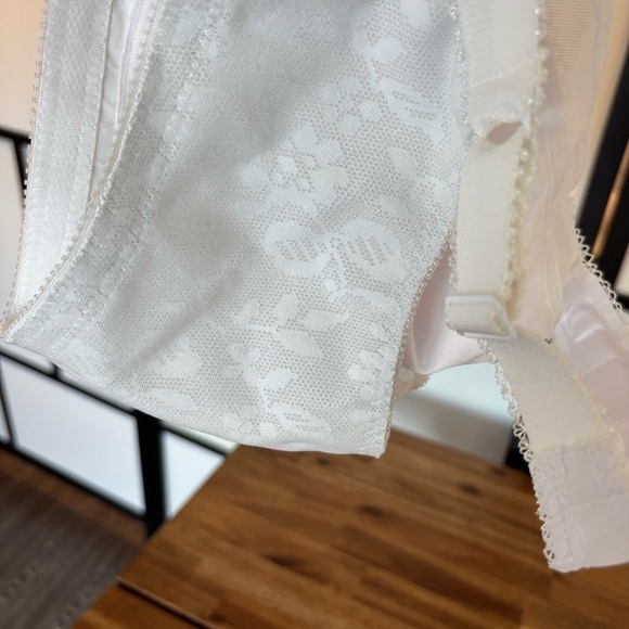 Playtex 18 HOUR® Ultimate Shoulder Comfort bra. SIZE 44 C. NEW - Picture 7 of 9